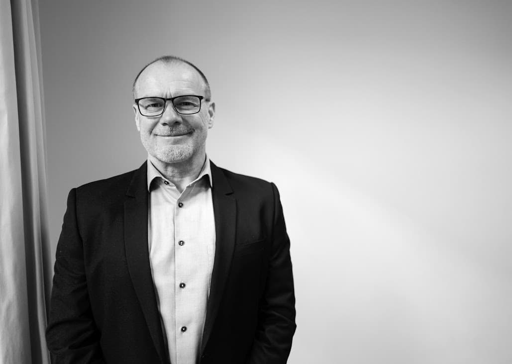 <p>Sven Hattenhauer ska ta Conax Group till börsen</p>