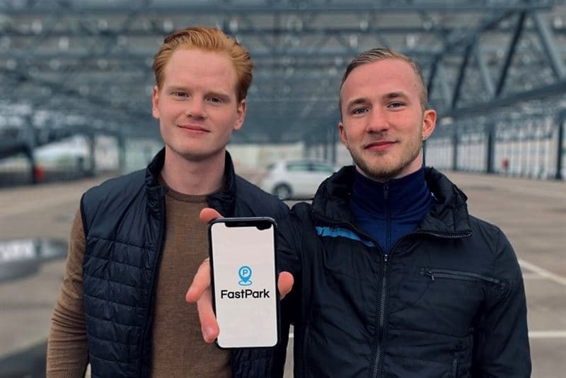 <p>Albin Samuelsson, vd på FastPark och Oscar Nilsson, CTO på FastPark</p>