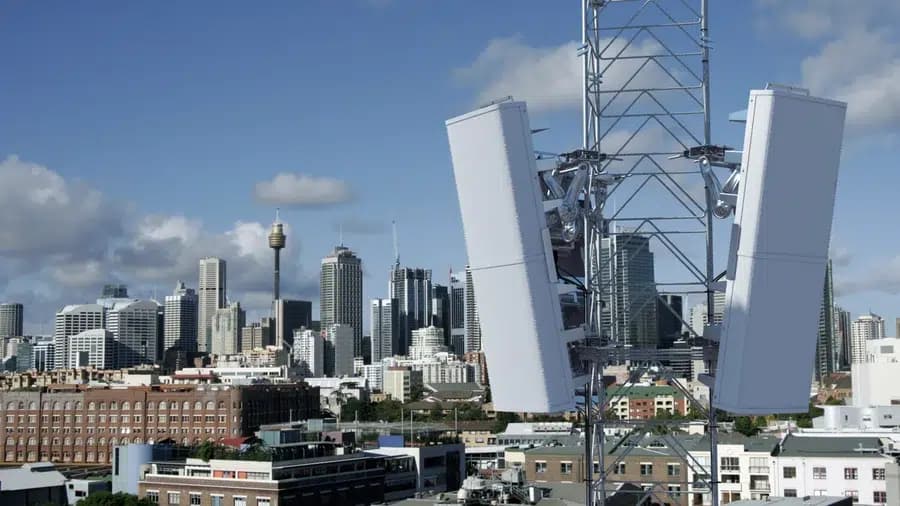 <p>Ericsson drar ner med 8 500 personer</p>