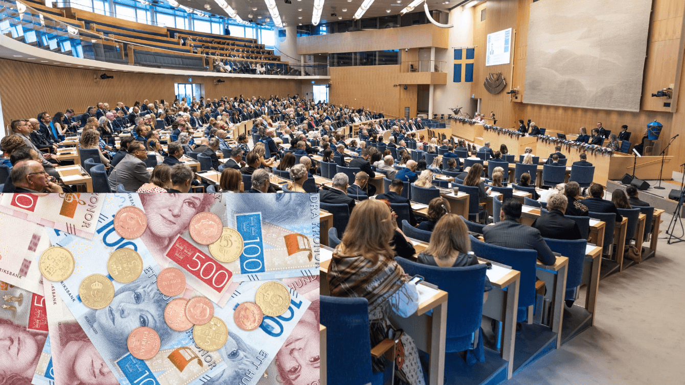 <p>Riksdagsledamöternas arvoden höjs med 2 900 kronor vid årsskiftet. Foto: Sveriges Riksdag/Riksbanken/Montage</p>