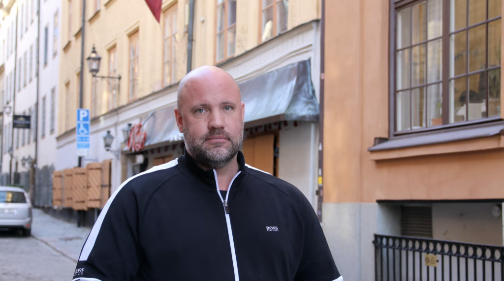 Pensionssparare stämmer staten i kölvattnet av Falcon Funds-härvan