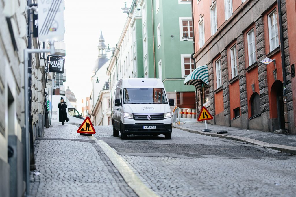 Mer än varannan svensk kan tänka sig konsumera mer cirkulärt om bättre logistik fanns på plats