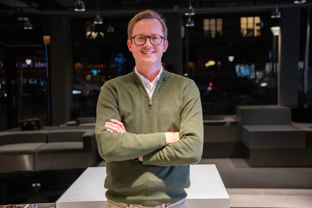 Nya siffror: Allt fler vill betala med mobilen – unga konsumenter är drivande i utvecklingen