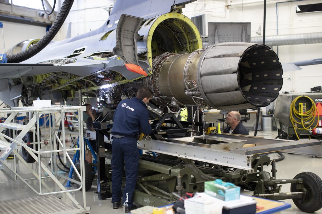 Saab och Försvarsmakten ingår nytt underhållskontrakt för Gripen