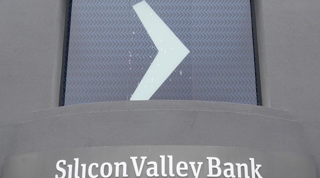 Aktieägare stämmer Silicon Valley Bank för bedrägeri