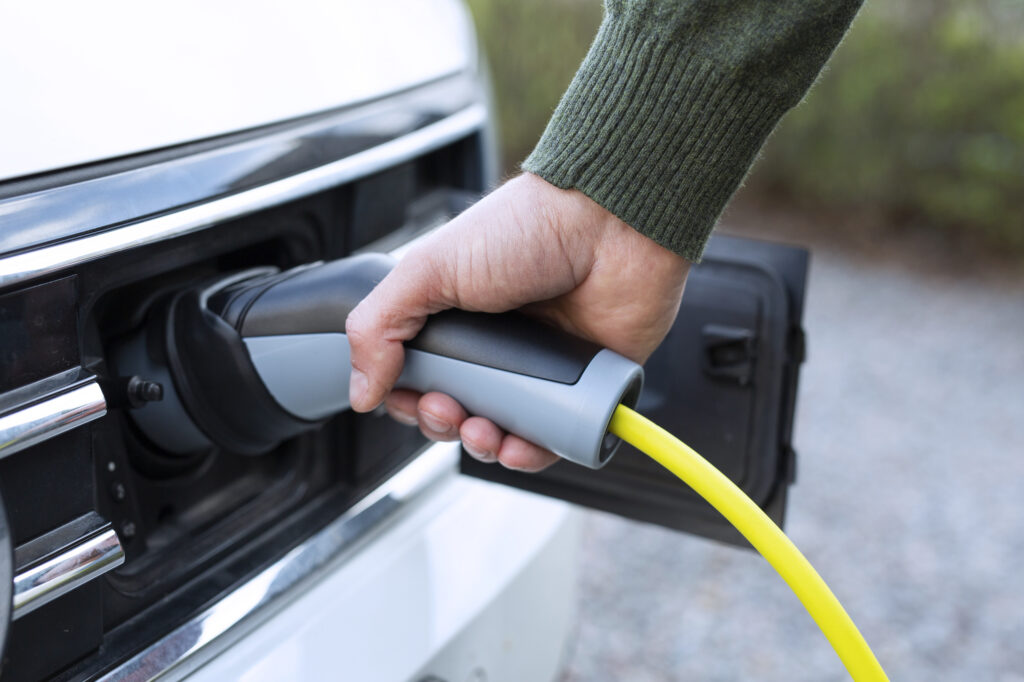 Utmanande tider på begagnatbilsmarknaden – se de populäraste bilarna under juni