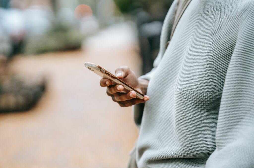 Skiftet: Nu är mobilen nummer ett när vi shoppar