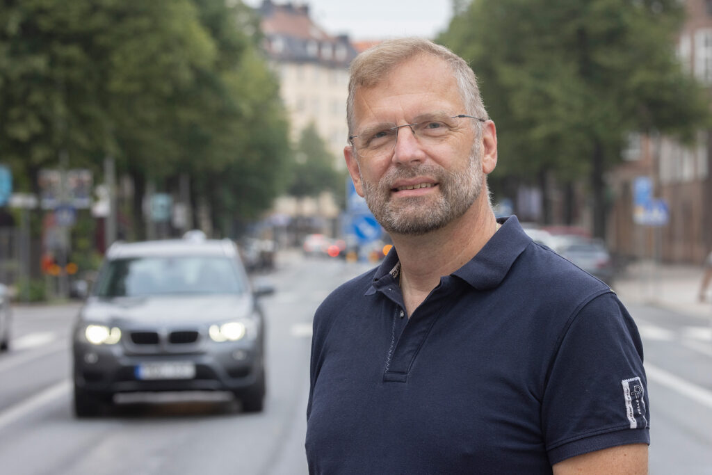 Allt fler väljer begagnat på en avvaktande bilmarknad