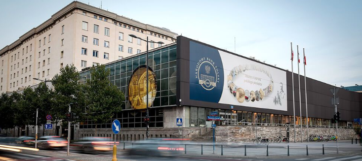 Polens centralbank sänker styrräntan mer än väntat
