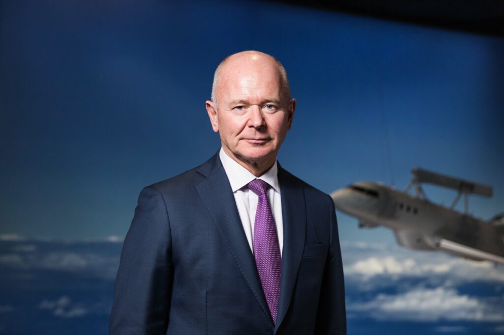 Saab stiger på sur börs – höjd prognos för 2023