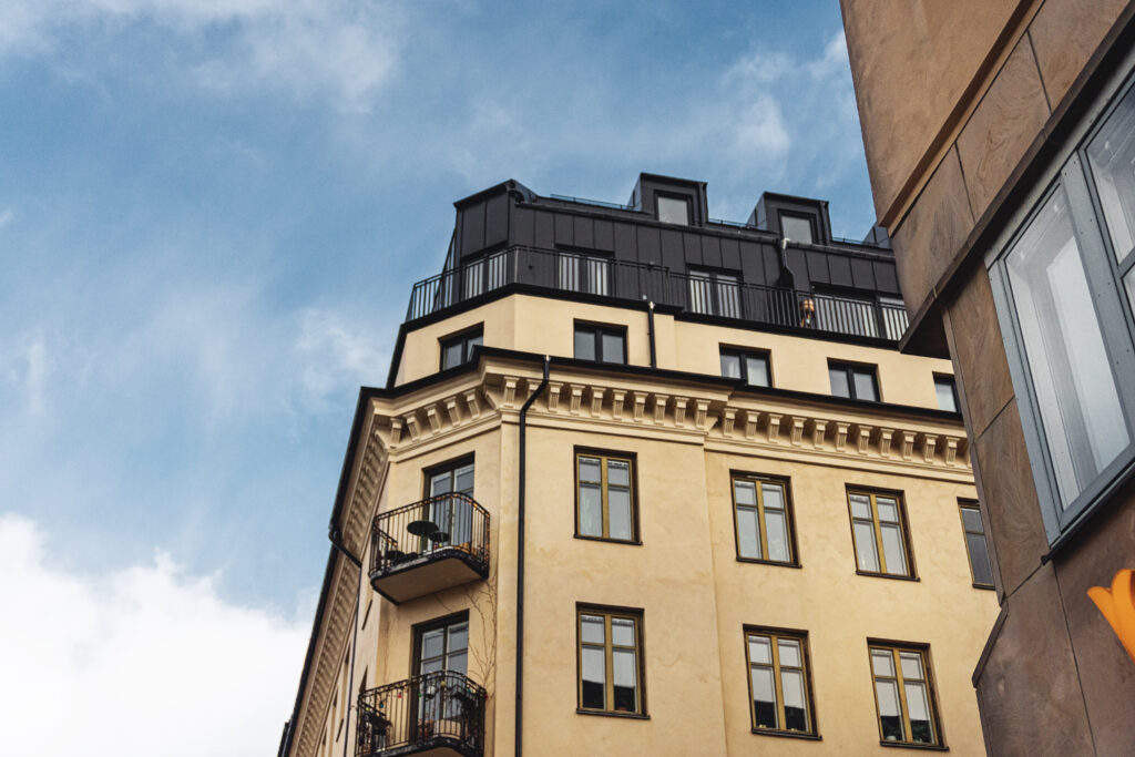Räntekostnaden för bostadsrättsföreningar kan tredubblas till 2024