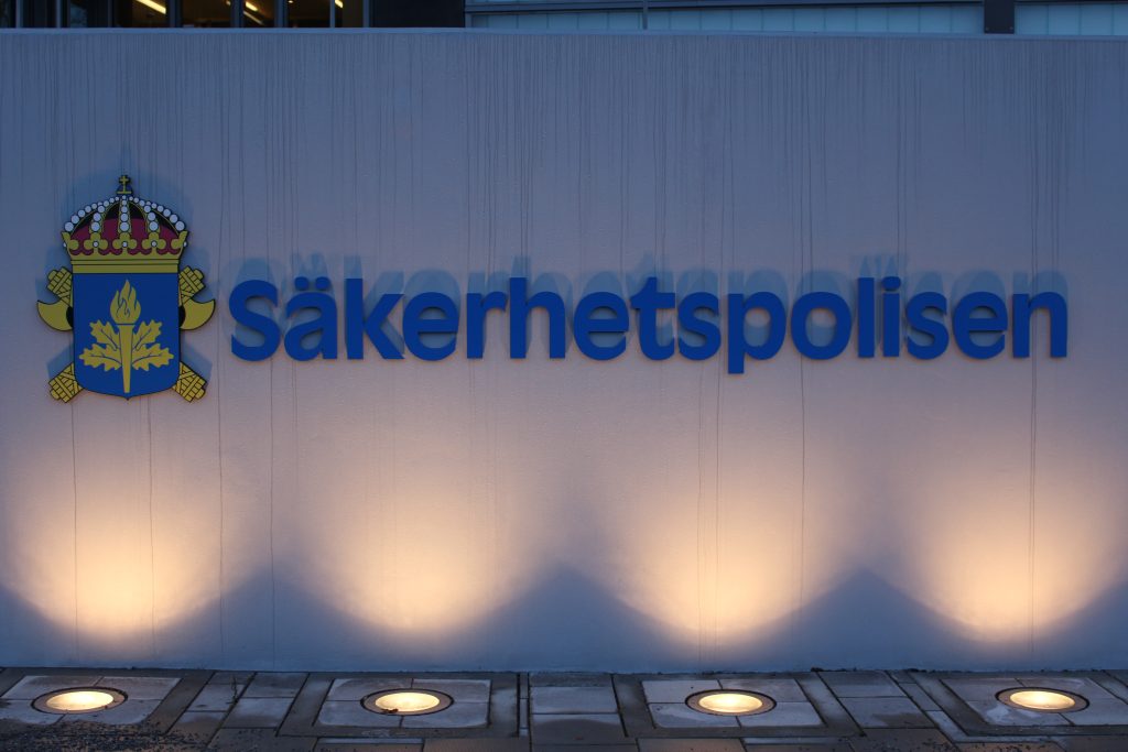 Tre skolor mister tillstånd efter alarmerande uppgifter om radikalisering från Säpo