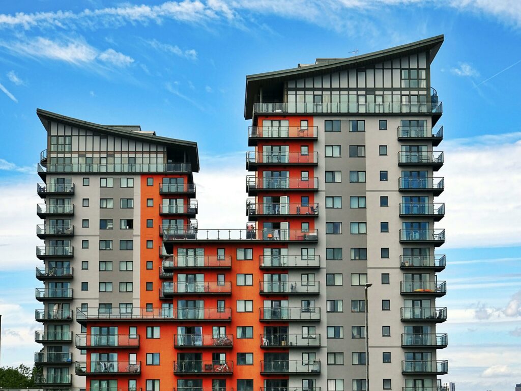 Kaos när 100 000-tals hyror sätts av skiljeman i hyresnämnd