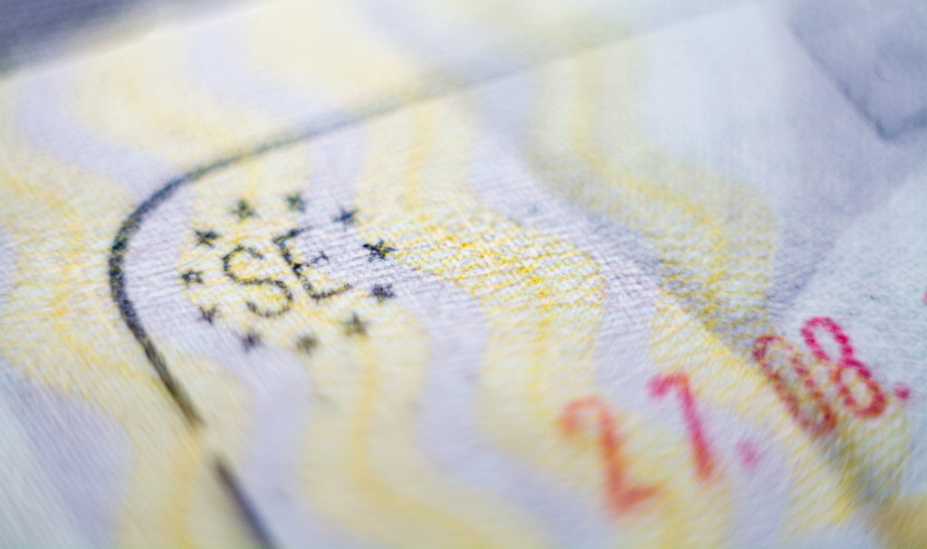 Statens servicecenter utfärdar varning för företag som tar betalt för att ansöka om ID-kort