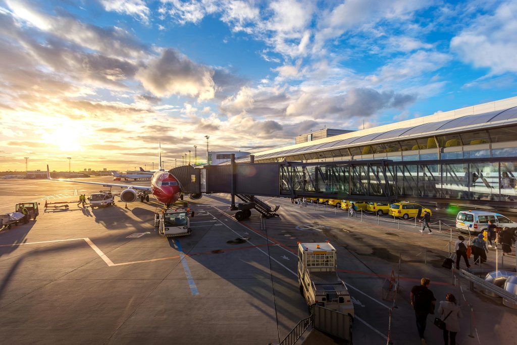 Flygskatten slopas – så kan biljettpriserna påverkas