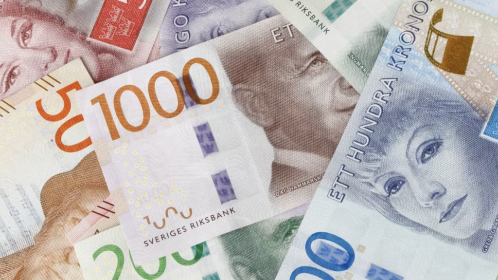 Därför rasar den svenska kronan