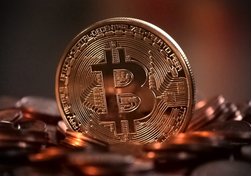 Bitcoin når rekordnivån 100 000 dollar – en ny era för kryptovalutan