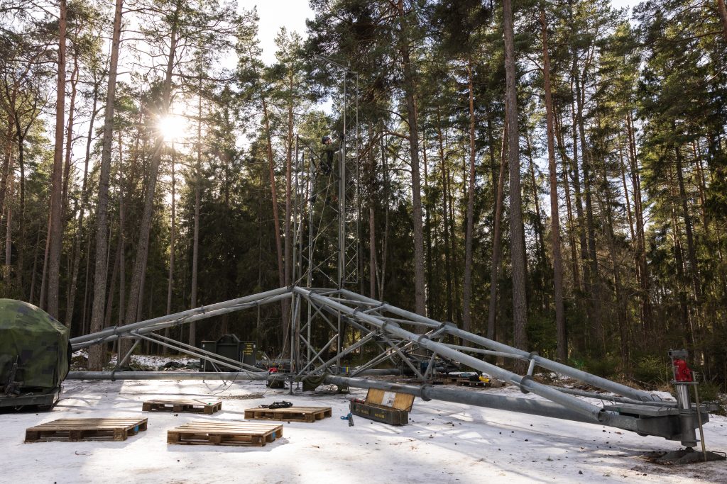 Sveriges 5G-satsning stärker försvarsförmågan – nytt samarbete med Telia och Ericsson